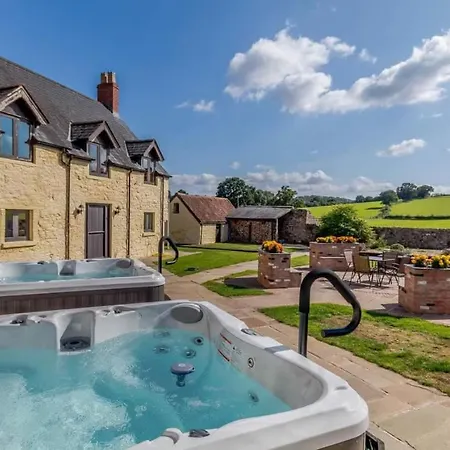 Henrhiw Farm House At Henrhiw Farm Cottages Usk Exterior photo